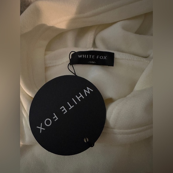 New white fox sweatshirt - Picture 4 of 5